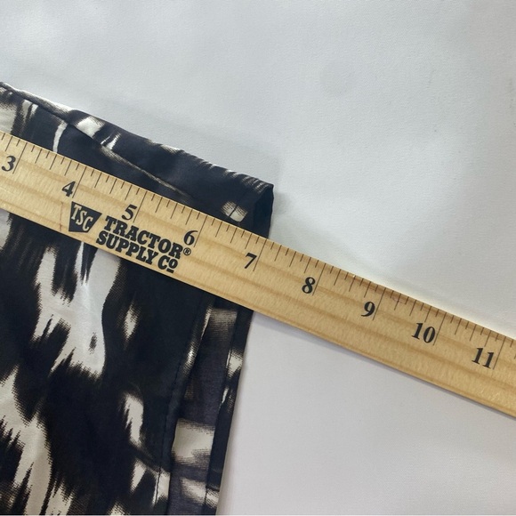 Abstract Artsy Maternity Momcore Top M Short Sleeve Cool 1/4 Front Zipper - Picture 4 of 14